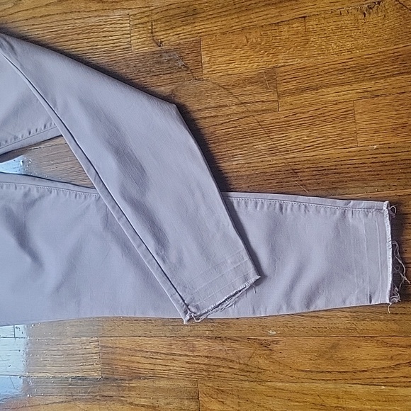 Cut out top and pink jeans outfit - Picture 7 of 8